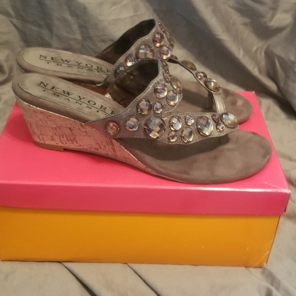 New York Transit Brown Bronze Toe Loop Wedge Sandals with Rhinestones. Size 10. - Picture 3 of 4
